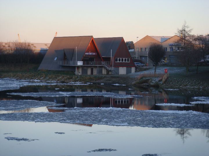 River Ice 301108-014.jpg